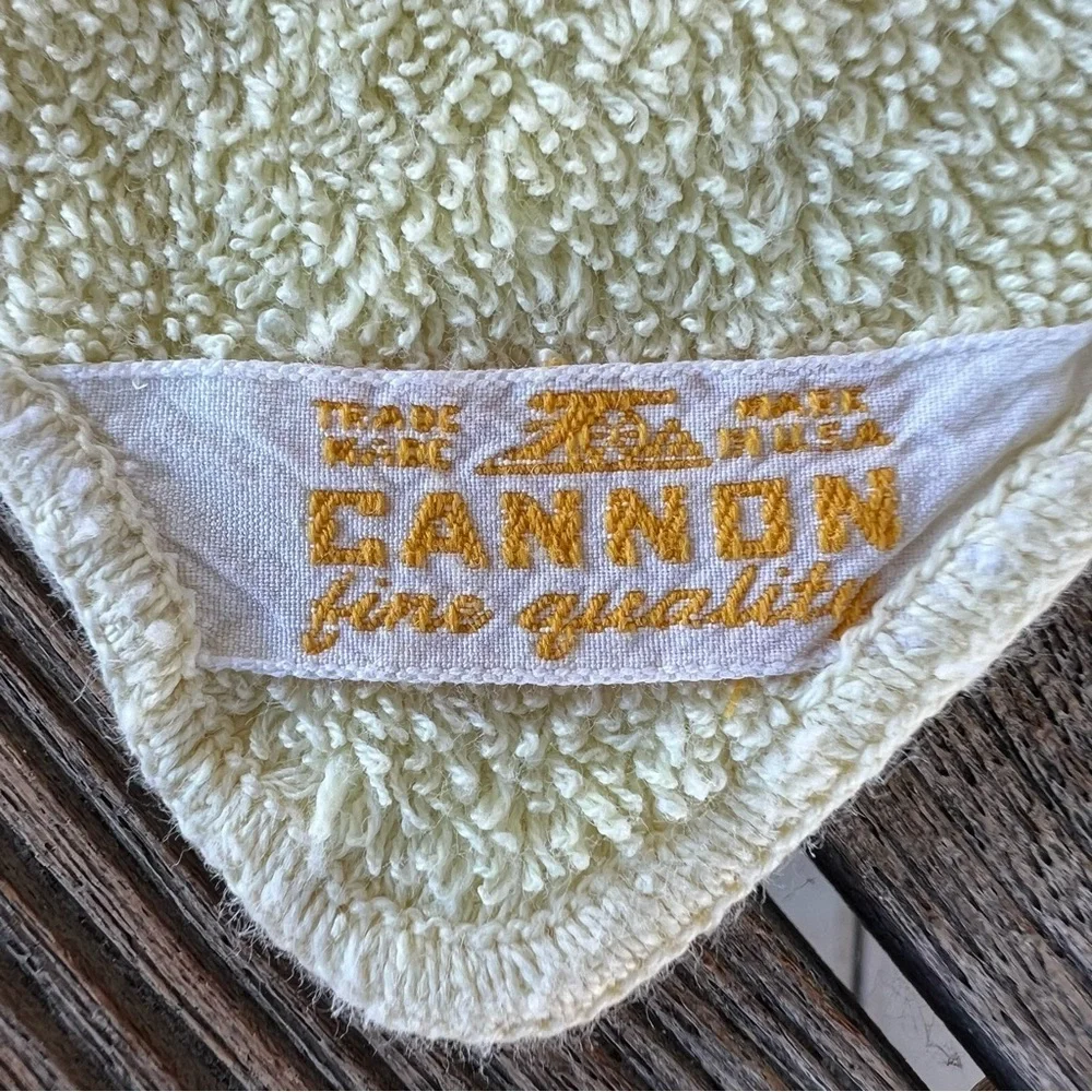 Vintage Cannon Fig Leaf Sculpted 4-Piece Cotton Bath Towel Set Sunny Yellow USA